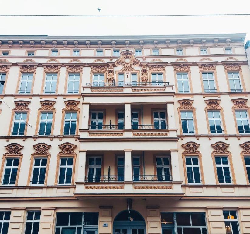Kamienica Centrum Nr 9 *